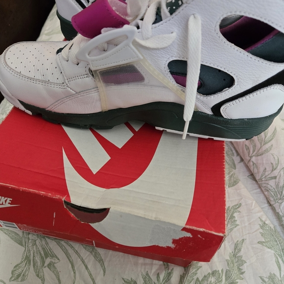 Nike Air Trainer Huarache White Pink Green Sneakers - Picture 6 of 6